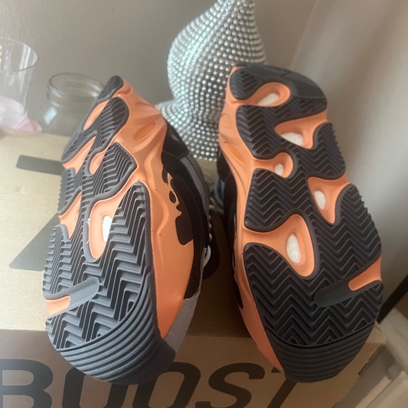 Yeezy - Picture 4 of 4